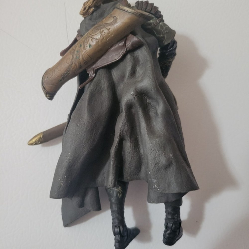 Lord of the Rings Legolas Action Figure - Picture 6 of 7